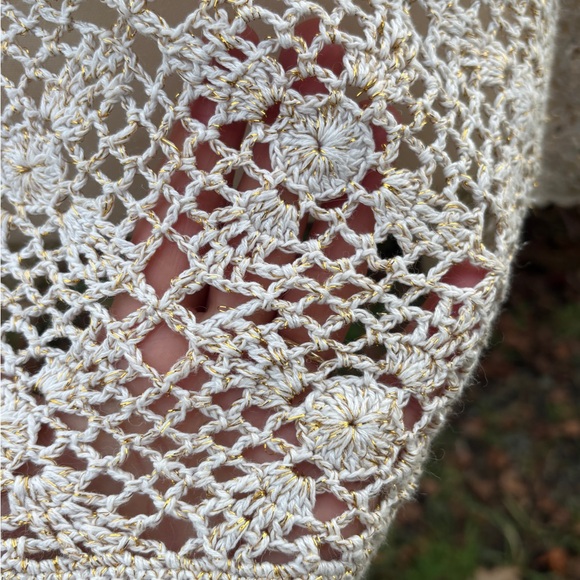 Hand-Crocheted Ivory Knit Tunic with Gold Thread Sz Sm - Picture 7 of 9